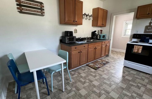 Radford Apartment | The Purple Door apt in the heart of Radford city