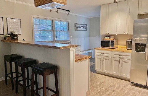 Thomasville House | The Quail's Nest! Convenient to downtown, quiet and fully remodeled!