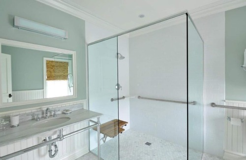 Quogue Hotel | The Quogue Club at Hallock House