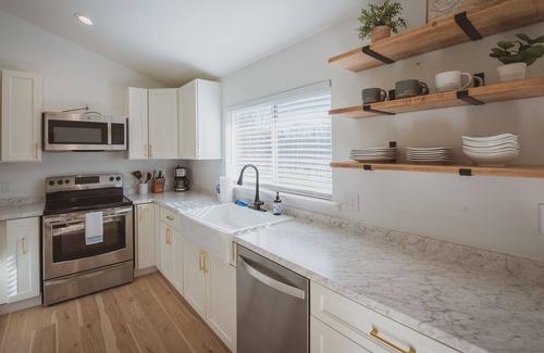 Phoenix Lake-Cedar Ridge House | The Ranch House, 2 Acre Retreat! Walk to Indigeny Reserve!