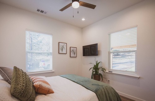 Phoenix Lake-Cedar Ridge House | The Ranch House, 2 Acre Retreat! Walk to Indigeny Reserve!