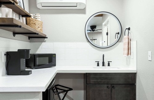 Three Rivers Hotel | The Rae Sequoia Motel RM5