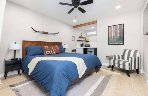 Three Rivers Hotel | The Rae Sequoia Motel RM5