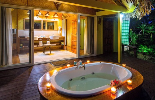 Rarotonga Hotel | The Rarotongan Beach Resort & Lagoonarium