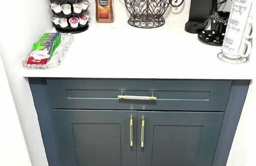 Roswell House | The Red Magnolia, Refreshing, Cozy, Game Room, Historic Roswell!