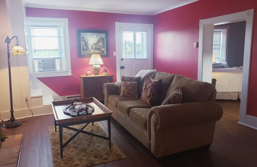 Conover Other | The Red Pump Inn~Est. 1812, One Bedroom Farmhouse