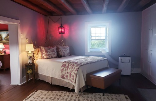 Conover Other | The Red Pump Inn~Est. 1812, One Bedroom Farmhouse