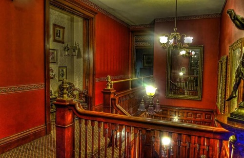 Dubuque Bed & Breakfast | The Redstone Inn and Suites