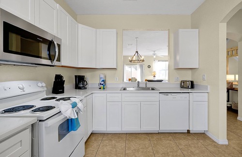 Highlands Reserve House | The Regal Palms Resort With Lazy River and Arcade Games