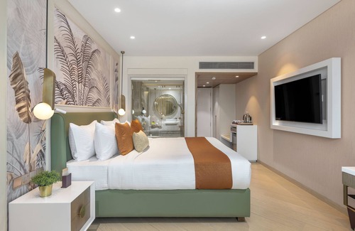 Vashi Hotel | The Regenza by Tunga