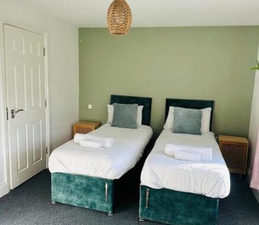 Liverpool House | The Residency 4 bed home in Liverpool free parking