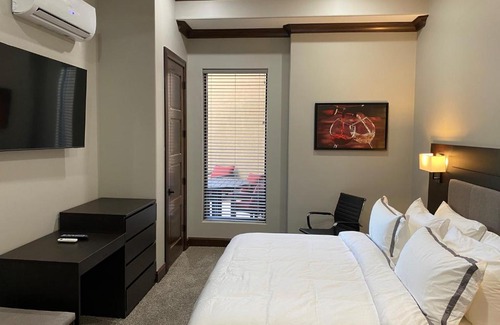 Lake Ozark Hotel | The Resort at Lake of the Ozarks