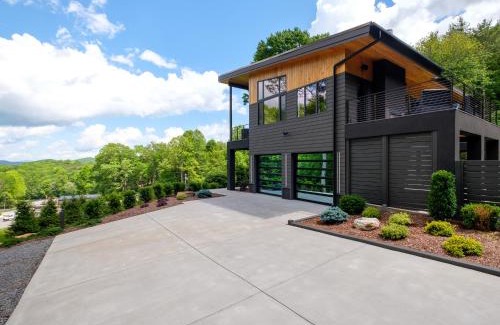 Balsam Grove House | The Retreat at Valley Bear Farms