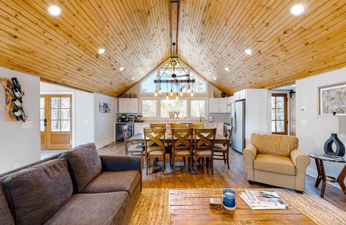 Clermont Cabin | The Retreat at WY Vineyard