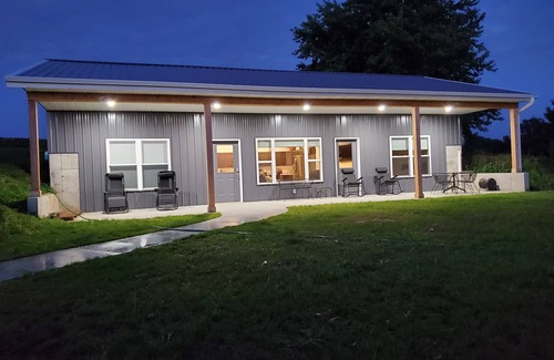 Eastman House | The Retreat on Fisher Lane - Secluded Getaway with Valley View - Wi-Fi