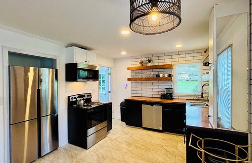 Burlington House | The Retro Rosé- Close to Downton Burlington & Graham