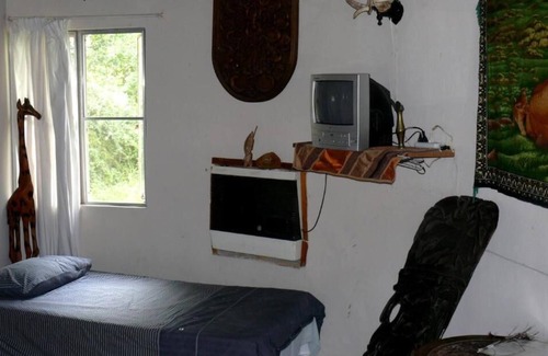 Thorny Bush Game Reserve House | The revamped riverside Kruger Park Type rondawel with Kitchen and Satellite TV