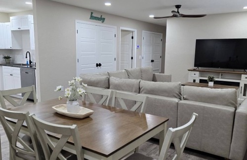 Ava Apartment | The Ridgeview Suite @ White Oak