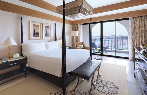 Abu Dhabi Hotel | The Ritz-Carlton Abu Dhabi, Grand Canal