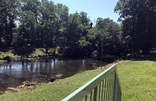 Pigeon Forge Apartment | The River Cottage