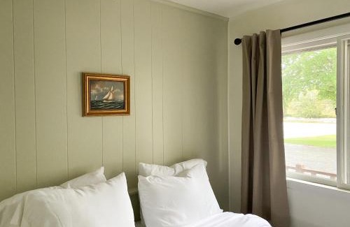 Algoma Hotel | The River Hills Motel - Algoma, WI - Near Door County