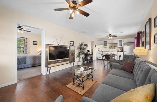 Russellville Apartment | The Riverside Cottage