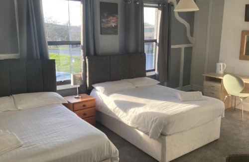 Sutton Bridge Hotel | The Riverside