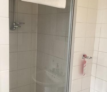 Sutton Bridge Hotel | The Riverside