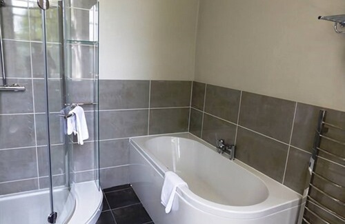 Mildenhall Hotel | The Riverside House Hotel