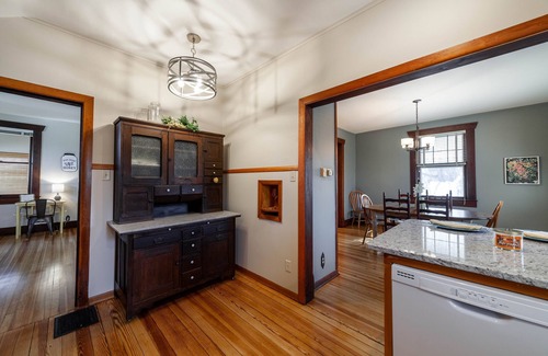 Rocheport House | The Rocheport Honey House! Historic & remodeled home!