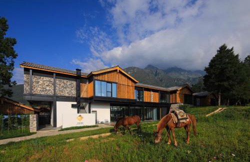 Yulong Hotel | The Rock Hotel