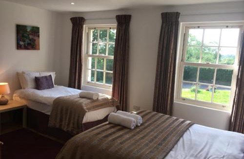 Crumlin Bed & Breakfast | The Rocks B&B