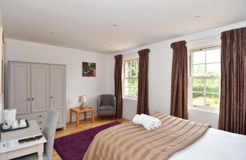 Crumlin Bed & Breakfast | The Rocks B&B