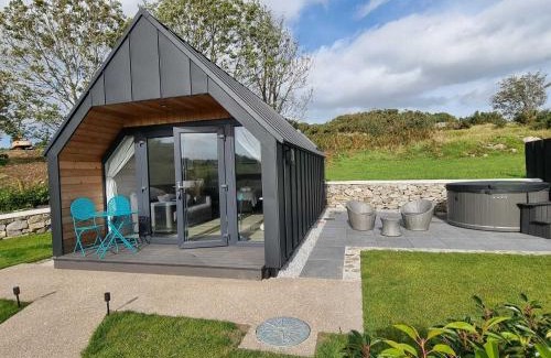 Newry Resort | The Rocks - Luxury Glamping Resort
