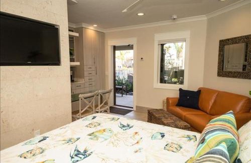Anna Maria Resort | The Rod and Reel Resort Suite 5