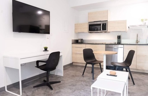 Norfolk Apartment | The Rosalie Suite 1, Steps from Norfolk's Hospitals