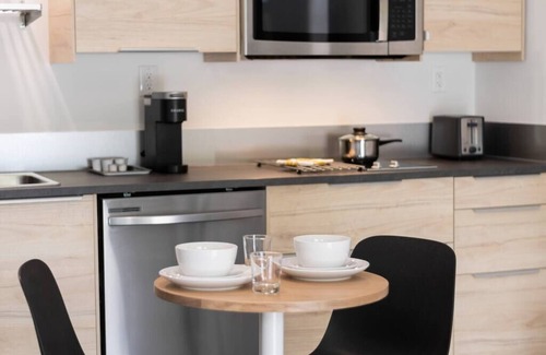 Norfolk Apartment | The Rosalie Suite 2, Steps from Norfolk's Hospitals