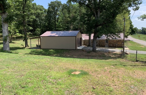 Centerville House | The Rose Creek Cottage, at base of Petit Jean Mountain sleeps 4