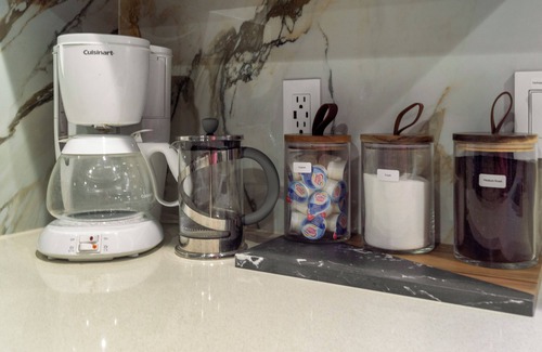 Greenfield House | The Rosie Roots - Cozy Pet Friendly House