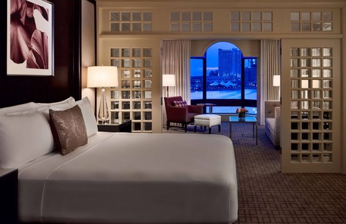 Downtown Baltimore Hotel | The Royal Sonesta Harbor Court Baltimore