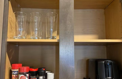 Northside Apartment | The Runway Retreat - 7 Min From Jax Airport & River City