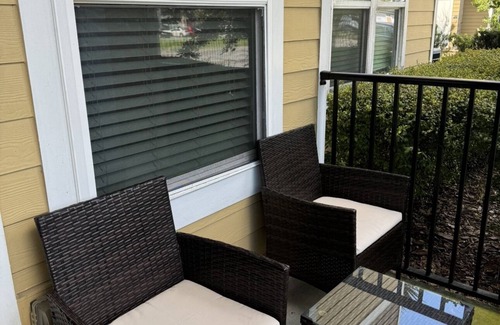 Northside Apartment | The Runway Retreat - 7 Min From Jax Airport & River City