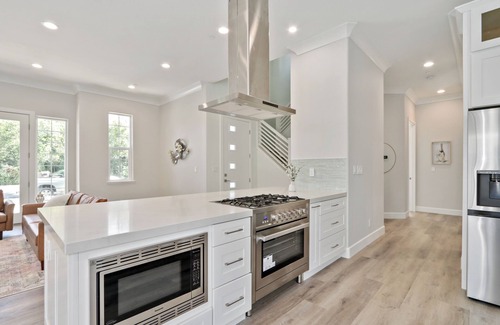 Central Davis House | The Salma Plan: 4BR, 3.5BA, 2600 Sq Ft, Near Campus