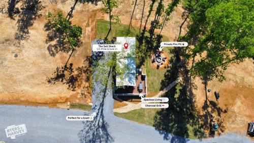 Dover House | The Salt Shack (In The Pines at KY Lake) 121 Pine Grove Lane, Dover, TN 37058