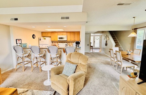 Ocean Ridge Apartment | The Salty Egret - Free Pool Pass