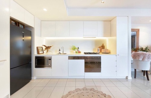 Darwin City Centre Apartment | The Salty Lagoon A Vibrant Retreat by the Water