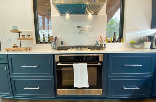 Marion House | The Sanctuary at Table Rock | Wide-Ranging Mountain Views | Hot Tub and Fireplace