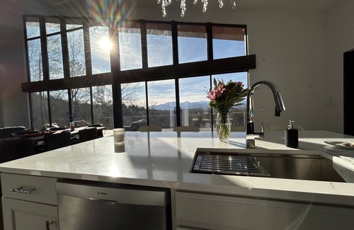 Marion House | The Sanctuary at Table Rock | Wide-Ranging Mountain Views | Hot Tub and Fireplace