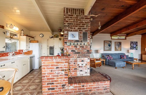 Westhaven-Moonstone House | The Sandpiper - Great location w/magical ocean views & dog friendly!