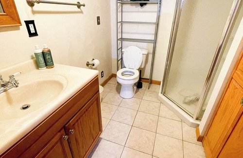 St. Robert Apartment | The Sapper Snug - Mins 2 FLW